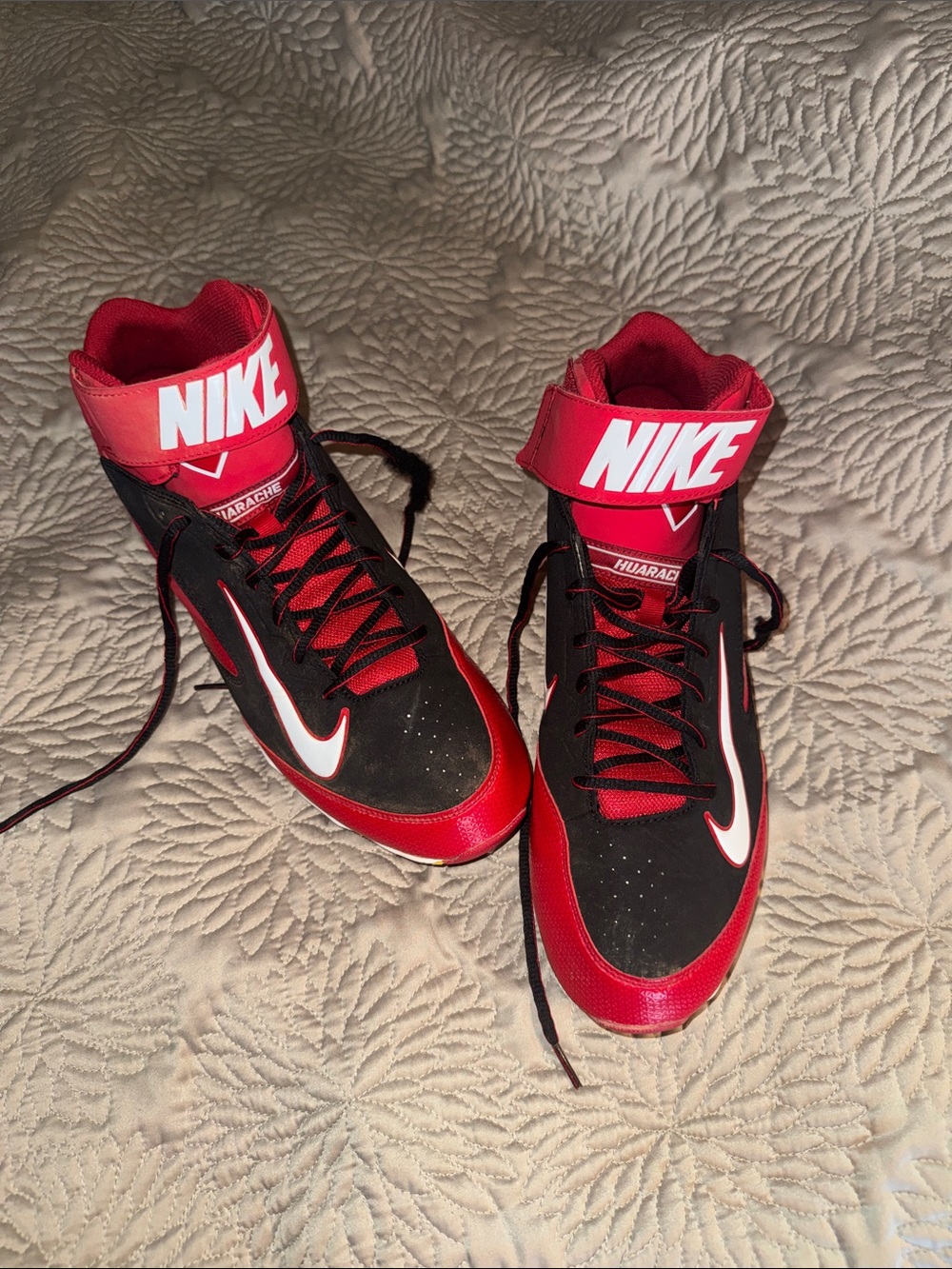 Men’s Nike Red and Black Huarache High-Top baseball keystone cleats